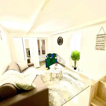 Proche De Paris, Versailles Et La Defense Apartment